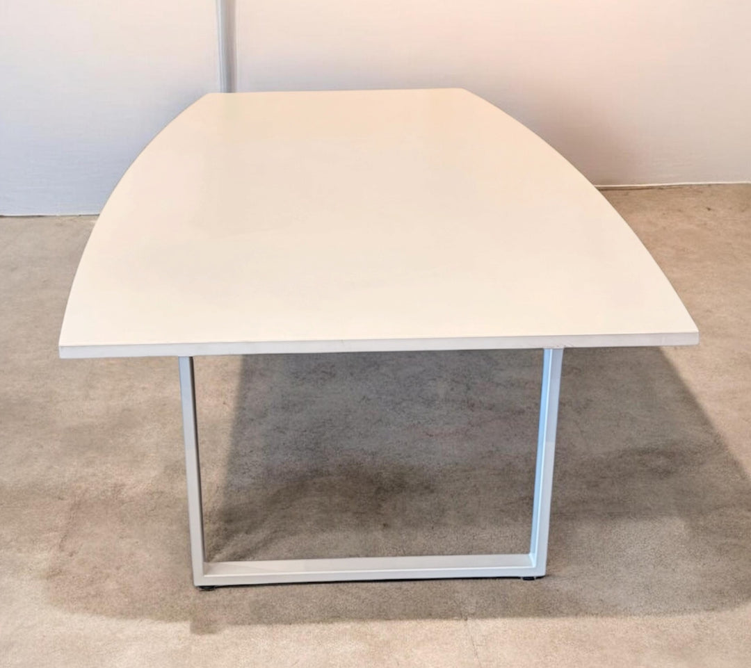 Loop Boardroom Table