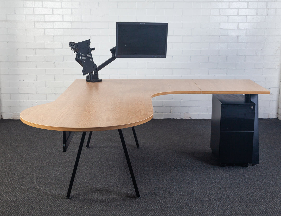 Astro P-End Executive Workstation