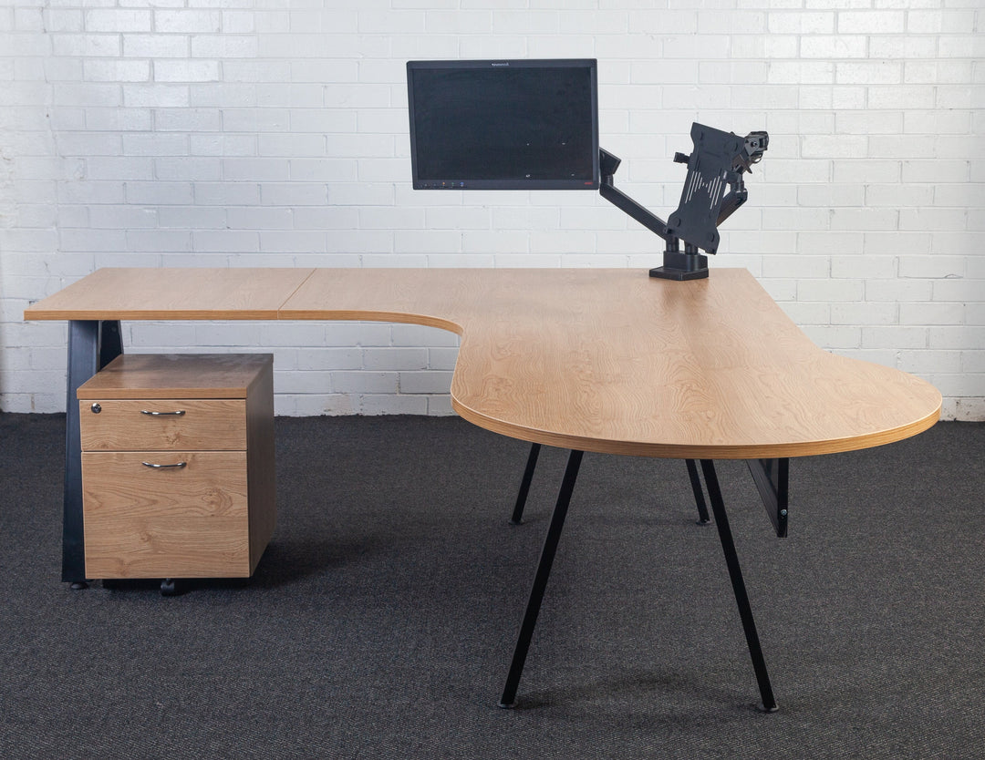 Astro P-End Executive Workstation